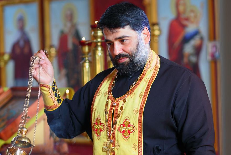 Двойное призвание: священник учит детей дзюдо в Сосновоборске