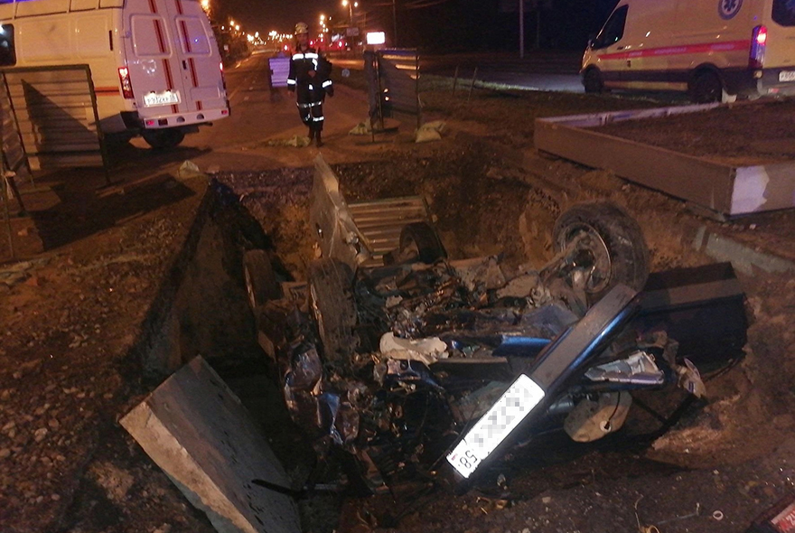 В Пензе стали известны подробности ДТП с упавшим в яму автомобилем