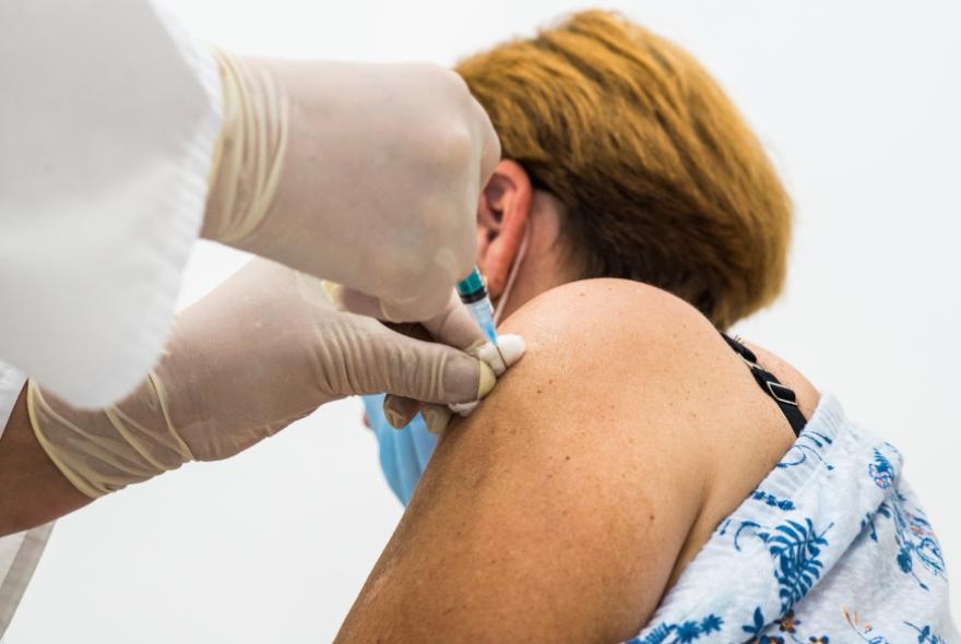 В Пензенскую область поступило еще 2000 комплектов вакцины «Спутник V»