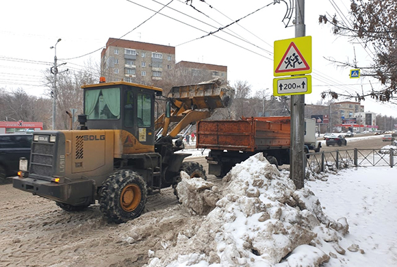 В Пензе на уборке улиц от снега задействованы около 150 рабочих