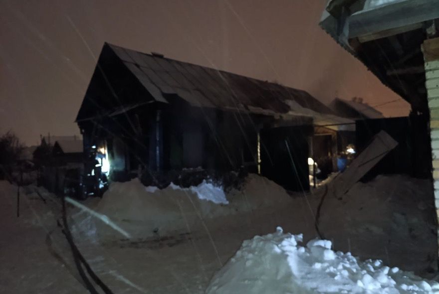 Три человека погибли в Лунинском районе во время пожара в ночь на 7 января 2026