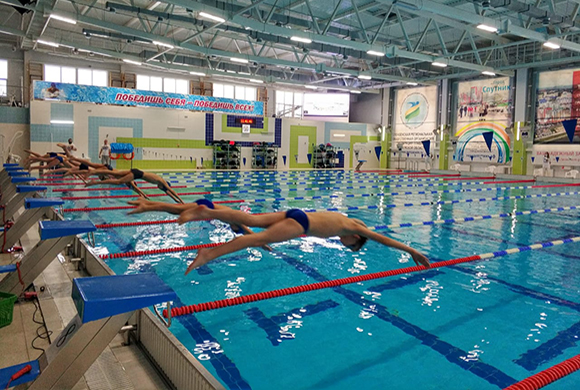 В Пензе стартовали соревнования по плаванию «Зажигаем звезды»