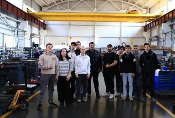 Студенты из Самары и Мордовии знакомятся с работой предприятий в Пензе