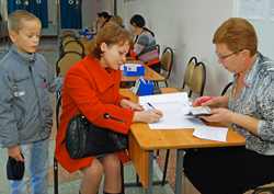 Активнее всех голосуют в Лопатинском районе