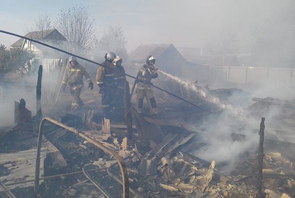 Появились фото с места крупного пожара в Сердобске