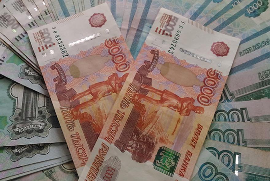 Пензячка набрала кредитов на миллион рублей и отдала деньги мошеннику