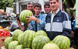 В Пензенской области уже вовсю торгуют арбузами