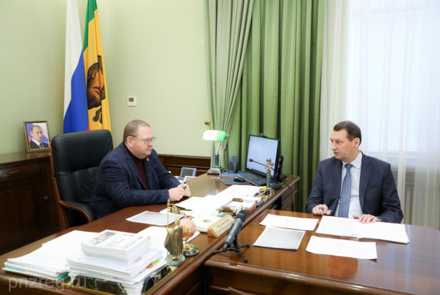 Мельниченко поручил сформировать региональную программу капремонта детских лагерей