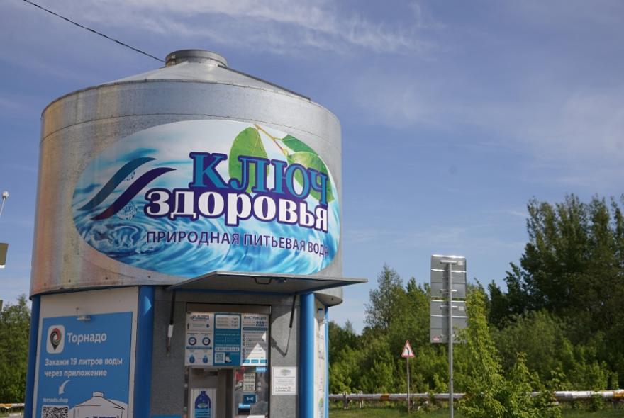 Жизнь в каждом глотке: почему вода «Ключ здоровья» так важна летом