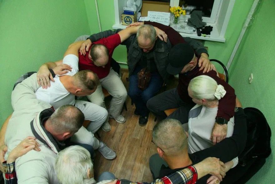 «Надежда» есть: истории исцеления в пензенском сообществе анонимных алкоголиков