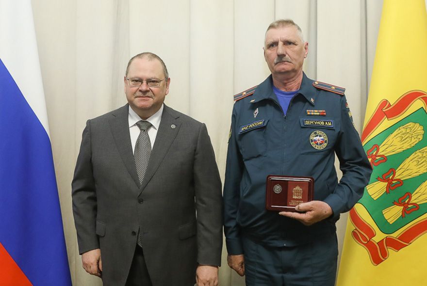 В Пензе наградили представителей пожарно-спасательной службы