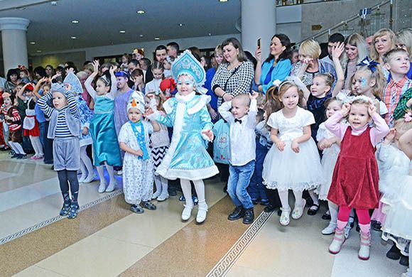 В пензенский драмтеатр на первую елку 2018-2019 пришли 600 детей 