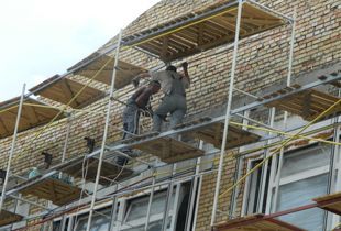 В Кузнецке начали ремонт многоквартирных домов