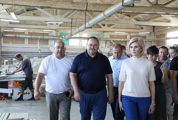 Олег Мельниченко посетил крупные предприятия Бессоновского района