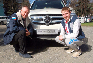 Пензенский паралимпийский чемпион подарил «Mercedes» своему тренеру