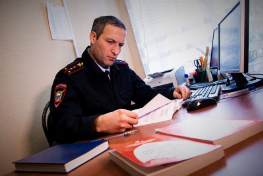 В Лунино пьяный мужчина чуть не задушил бывшую жену