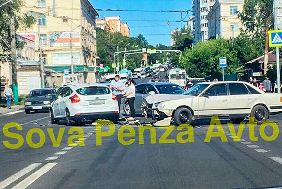 Фото vk.com/sova_penza В Пензе утром произошло жесткое ДТП на ул. Свердлова