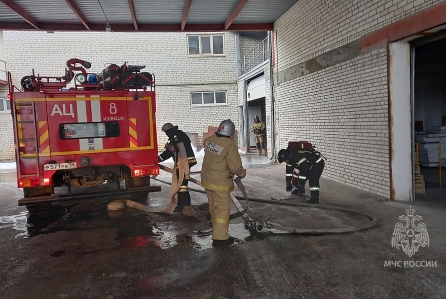 В Кузнецке из производственного здания эвакуировали 30 человек