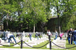 Пензенские волонтеры привели в порядок Мироносицкое кладбище