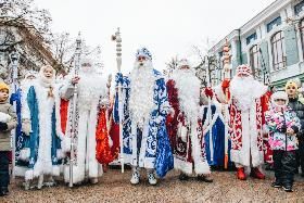 Шествие Дедов Морозов и Снегурочек в Пензе (17.12.25) — фотоотчет