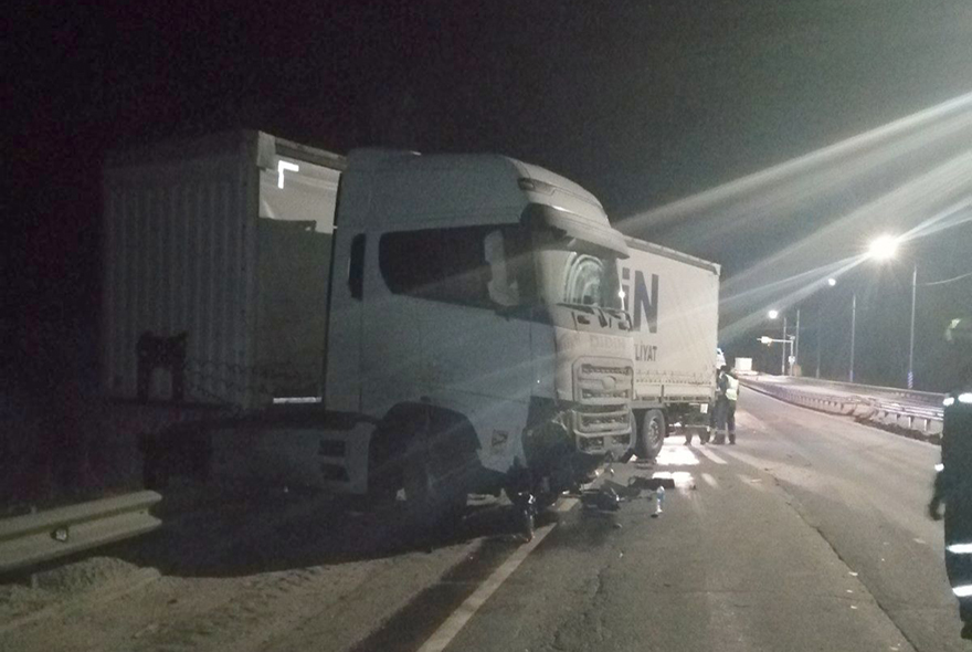 Пензенские спасатели эвакуировали с трассы опасный грузовик