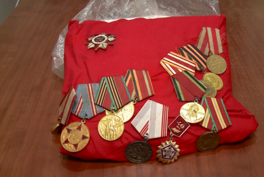 В Сердобске двое мужчин украли медали и ордена Отечественной войны