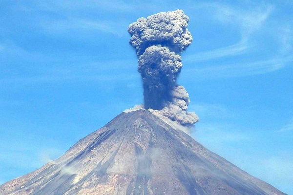 В Мексике проснулся вулкан Колима
