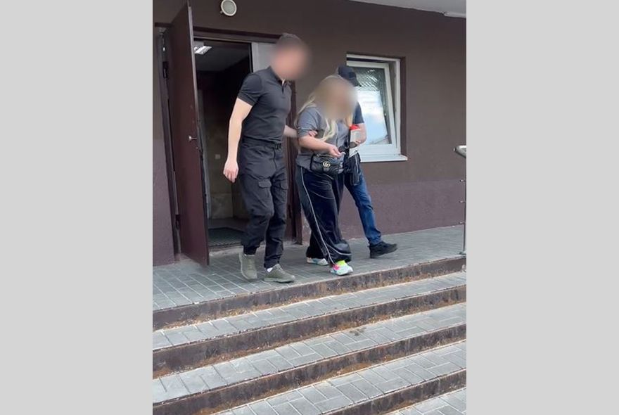 В Пензе задержали женщину, обещавшую за деньги устройство в ФСБ