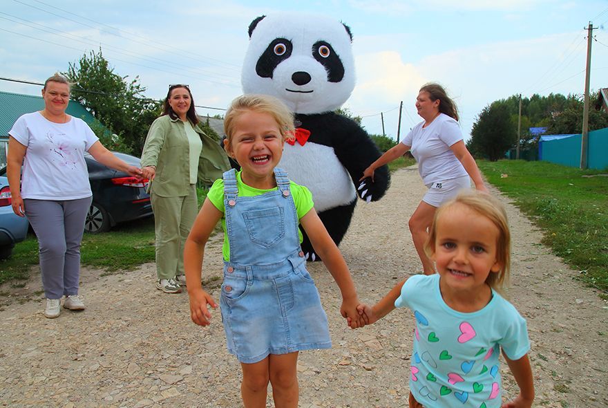 Панда без кунг-фу: многодетная мать из Лопатинского района стала звездой местной ивент-индустрии
