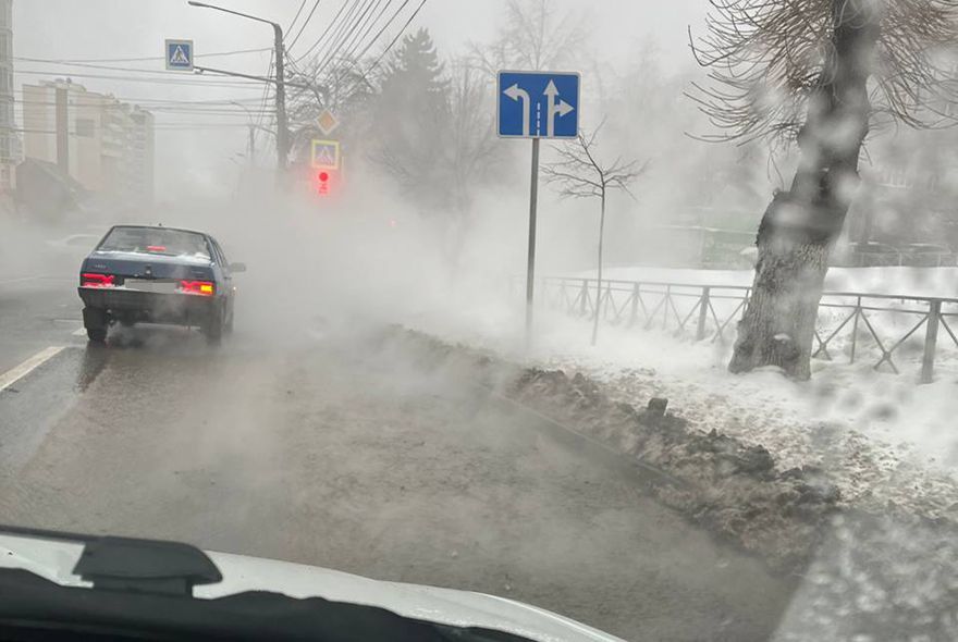 В Пензе из-за коммунального ЧП на Богданова автомобилисты попадают в облако пара