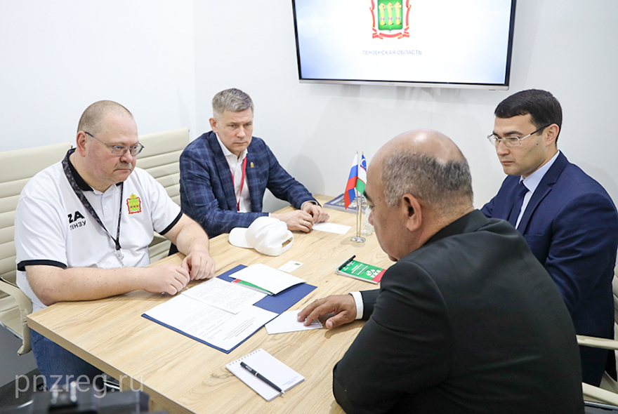 Олег Мельниченко подписал соглашение о сотрудничестве с главой Ташкентской области