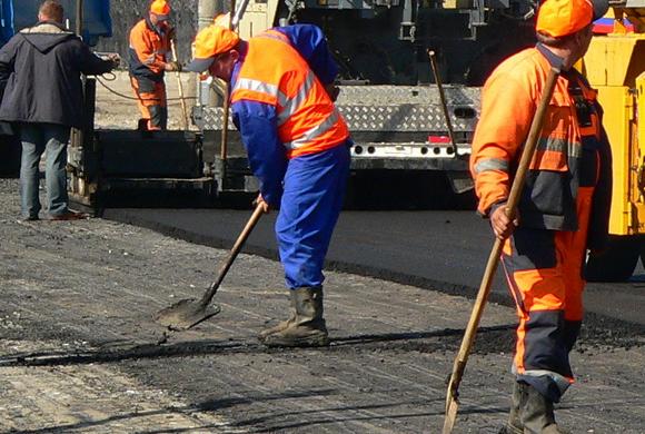 Белозерцев выступил против иссинского щебня при ремонте дорог