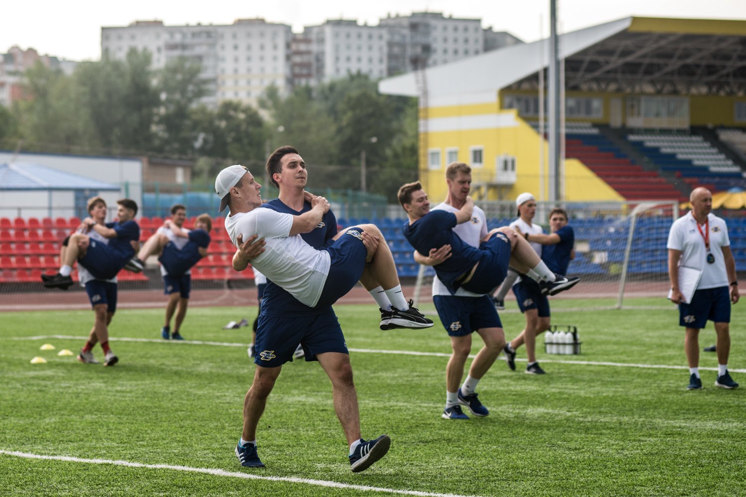 Спорт дизель. Тренировать команду. Приступить команда. Спортсмены Грузии тренировавшиеся на сборах в Леселидзе в 1974. Олтекс Видное команда.