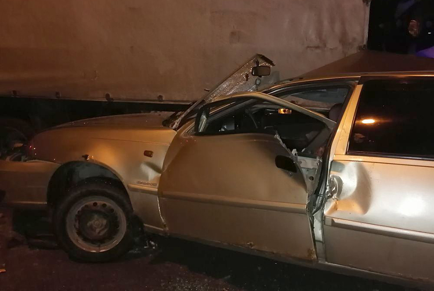 Водителя вытащили до приезда спасателей