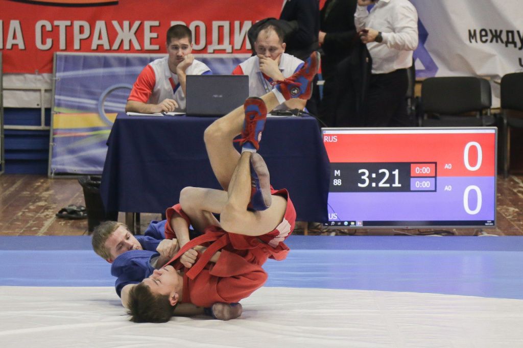 В самбо выигрывают не только за счет силы, но и за счет тактики 5dcba3b7-d2cf-4765-aee1-8693931335ce.jpg