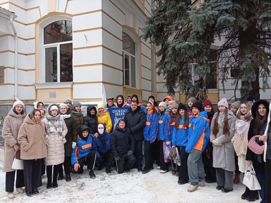 Снежные волки.jpg