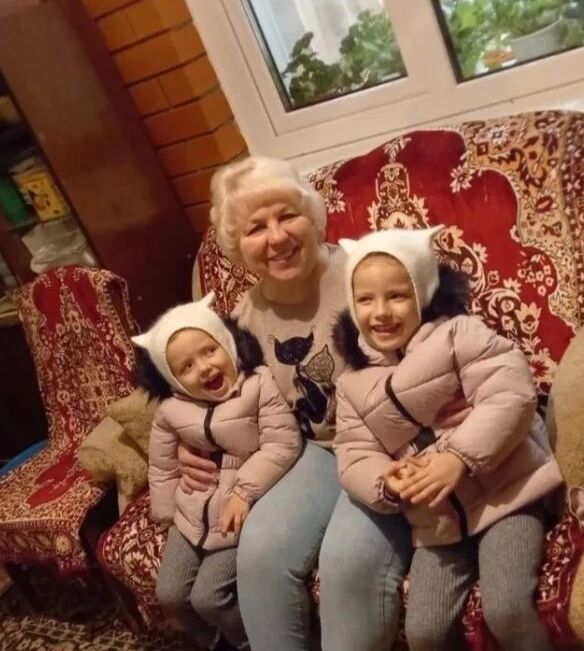 7. Бабуля Марина, мы пришли!.jpg