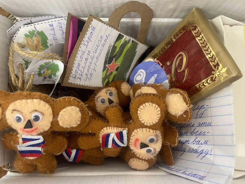 Сшитый детскими руками Чебуршка - любимый талисман на передовой.jpg