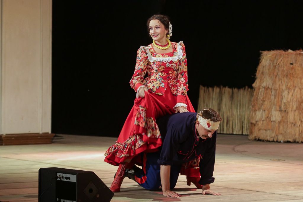 Спектакль «Бабий бунт». Спектакль «Бабий бунт» (10).jpg