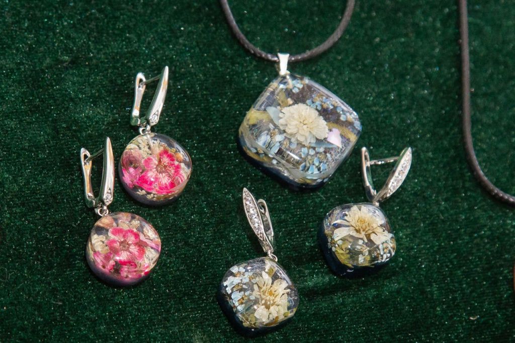 Украшения из эпоксидной смолы 2026-01-26 13.48.05.jpg