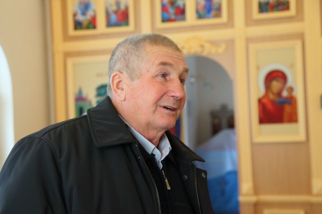 Библиотекарь Александр Валентинович Трантов служит еще и старостой в храме 2026-01-23 11.18.03.jpg