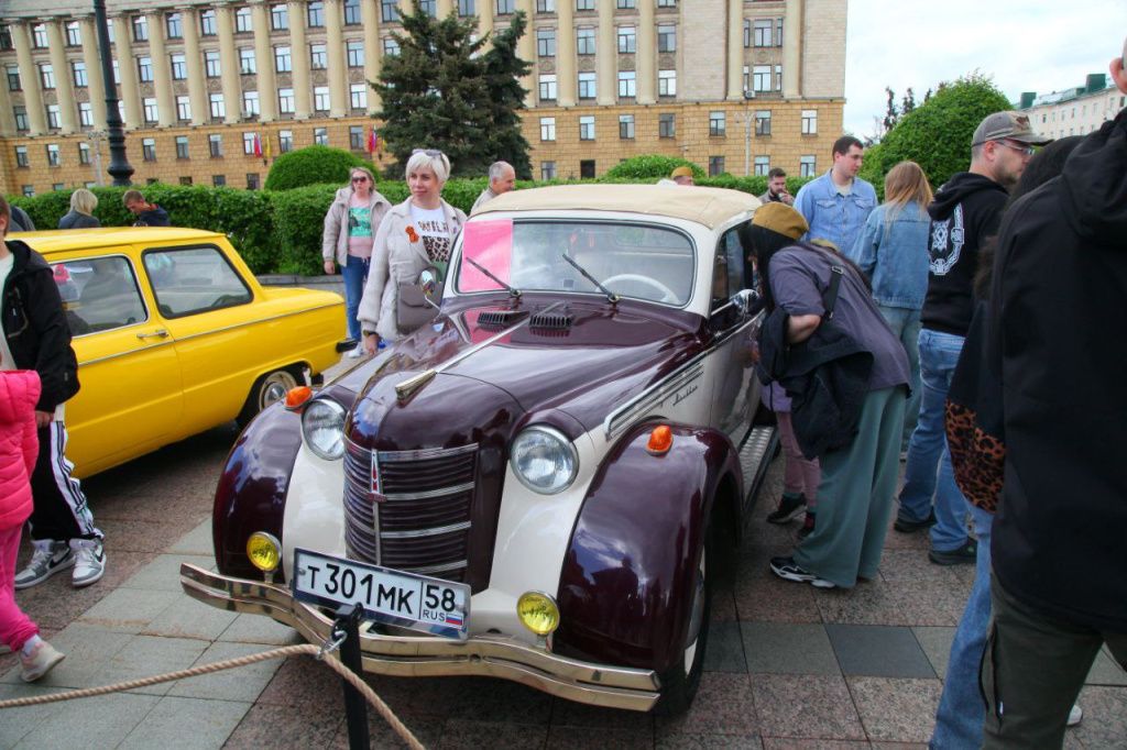 Выставка ретро-автомобилей в Пензе 9 мая 2025 Выставка ретро-автомобилей в Пензе 9 мая 2025 (1).jpg