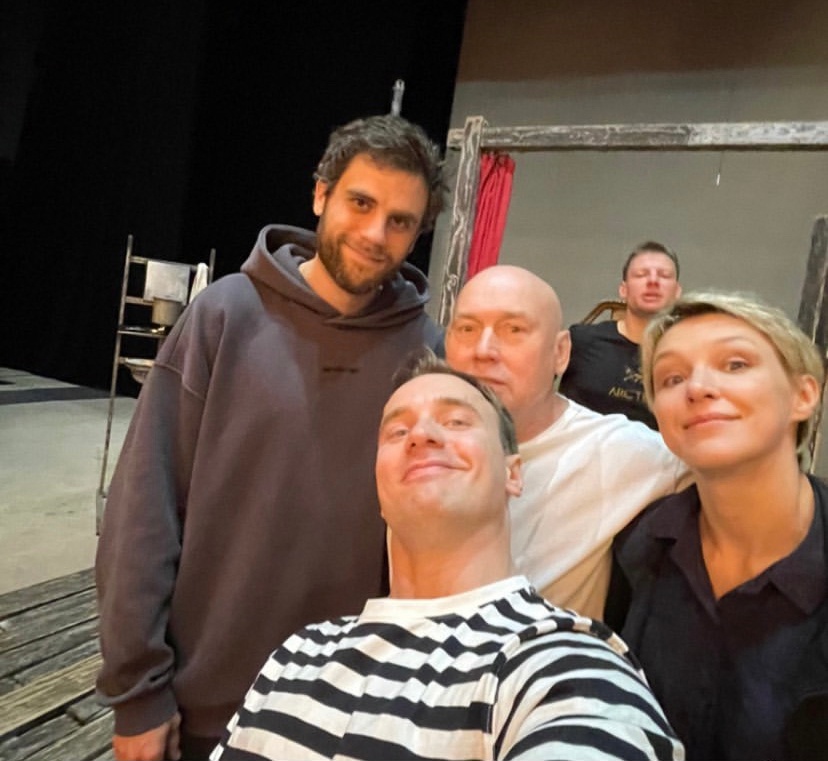 Перед спектаклем JpSsegSCLCo.jpg