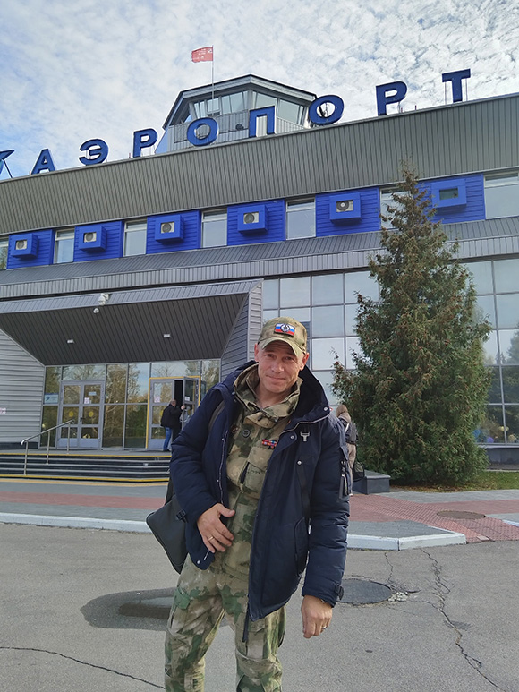 Ванюшкин в аэропорту.jpg