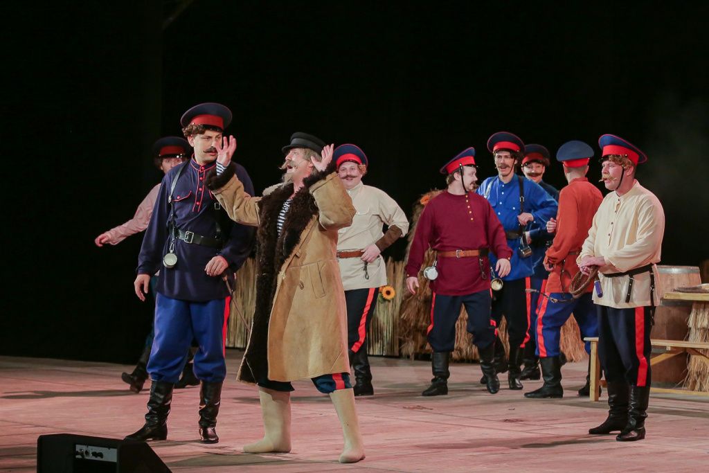 Спектакль «Бабий бунт». Спектакль «Бабий бунт» (2).jpg