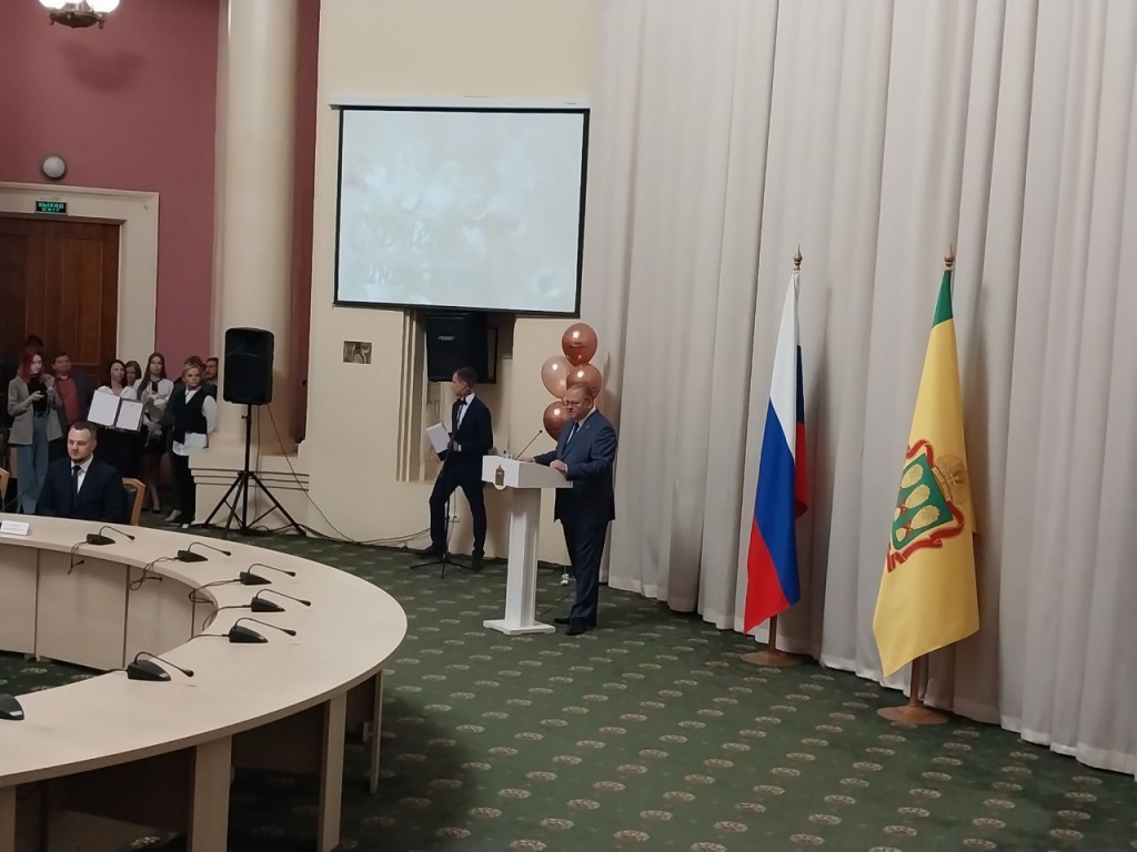 Олег Мельниченко вручил награды fff931af-ebd0-4dde-a5ad-c679529a072c.jpg