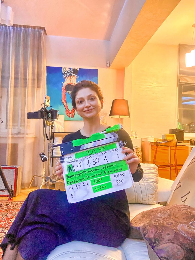 На съемках сериала «Чувство правды». Режиссёр Дмитрий Сорокин QW8yP0kUDiGPOLoUSI74uTiQ4ACYu06t1KS-hTIc5bDrdekv2dGBh4RbdUCKRidYjQ76dcWYPbnvHwwpevxOi-5w.jpg