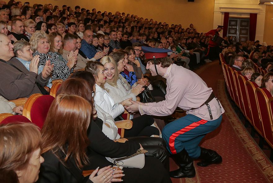 Спектакль «Бабий бунт». Спектакль «Бабий бунт» (9).jpg