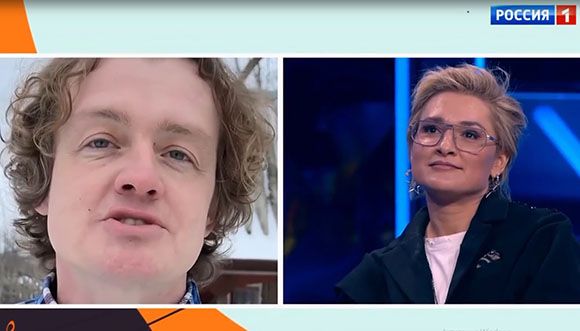 Май Абрикосов и Солнце||Фото: кадр из программы «Песни от всей души» («Россия-1», 8.03.2026) Май Абрикосов и Солнце.jpg