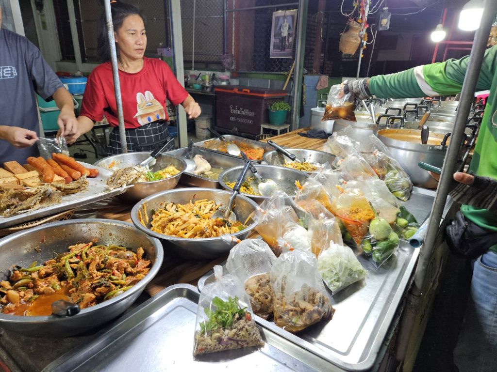 В Азии можно попробовать много необычных блюд таиланд 1.jpg